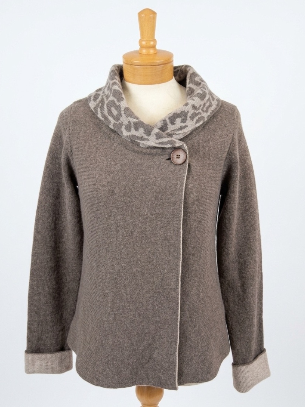 CHIARAMENTE WOOL BLEND IVORY LONG SLEEVE LEOPARD PRINT COLLAR CARDIGAN SWEATER